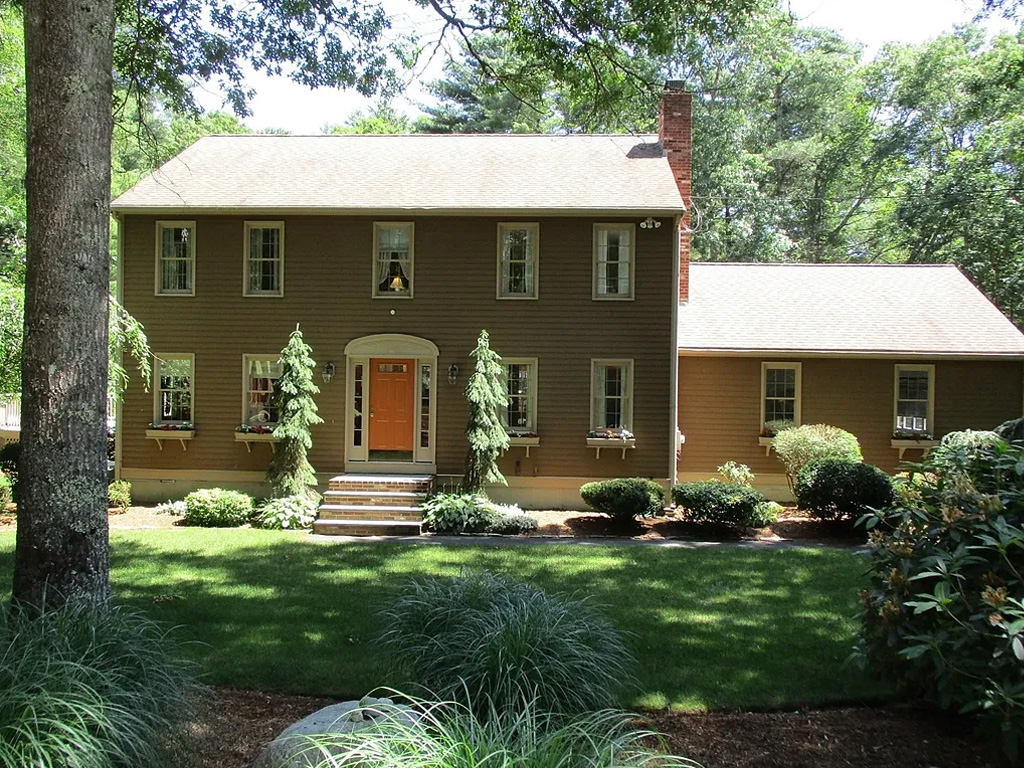 28 Randall Rd, Rochester, MA